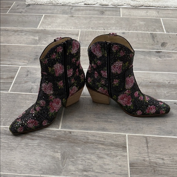 Betsey Johnson Black Floral Ankle Boots - Picture 2 of 7